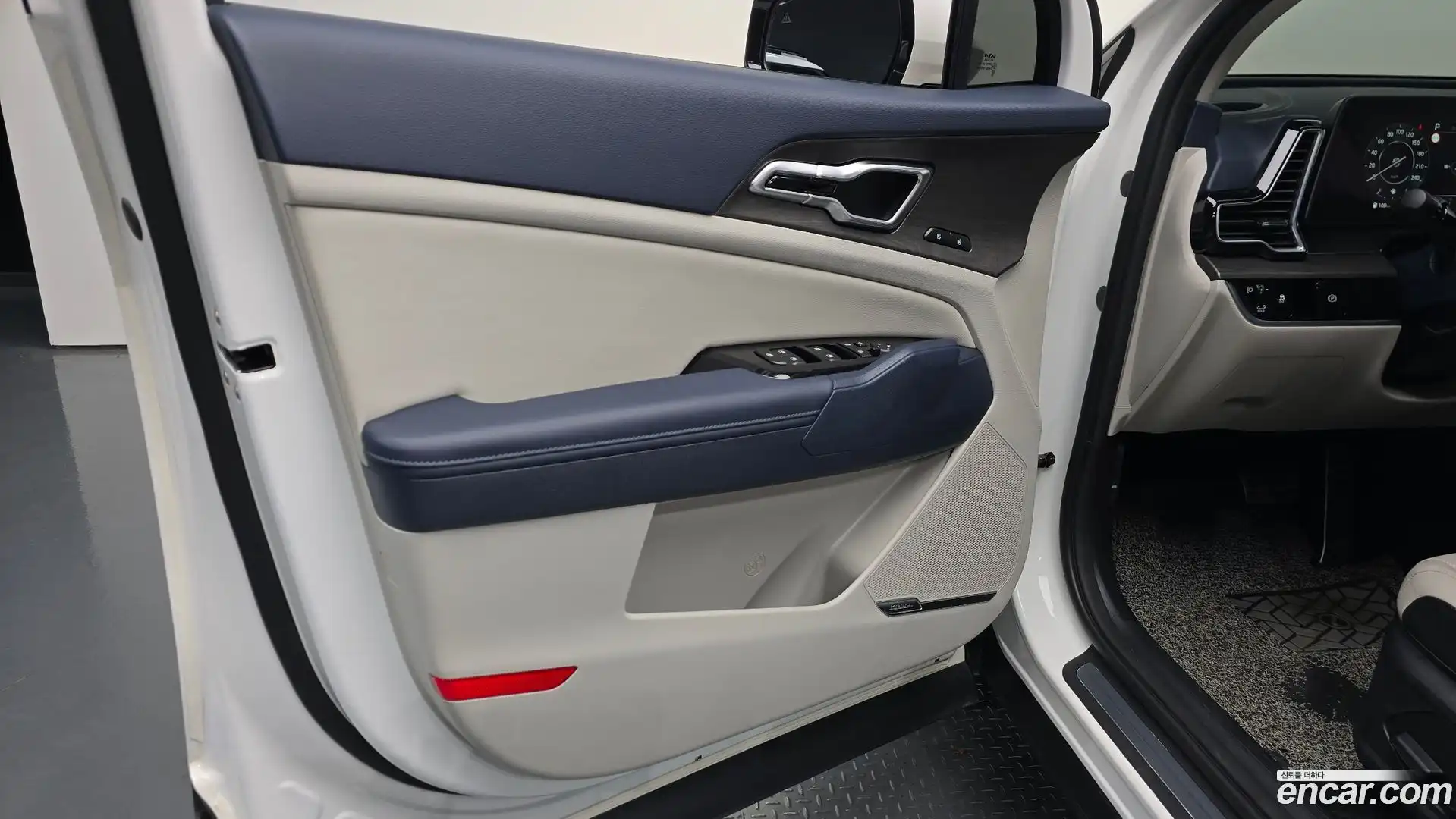 Sportage Kia 2022.8-INNER-034