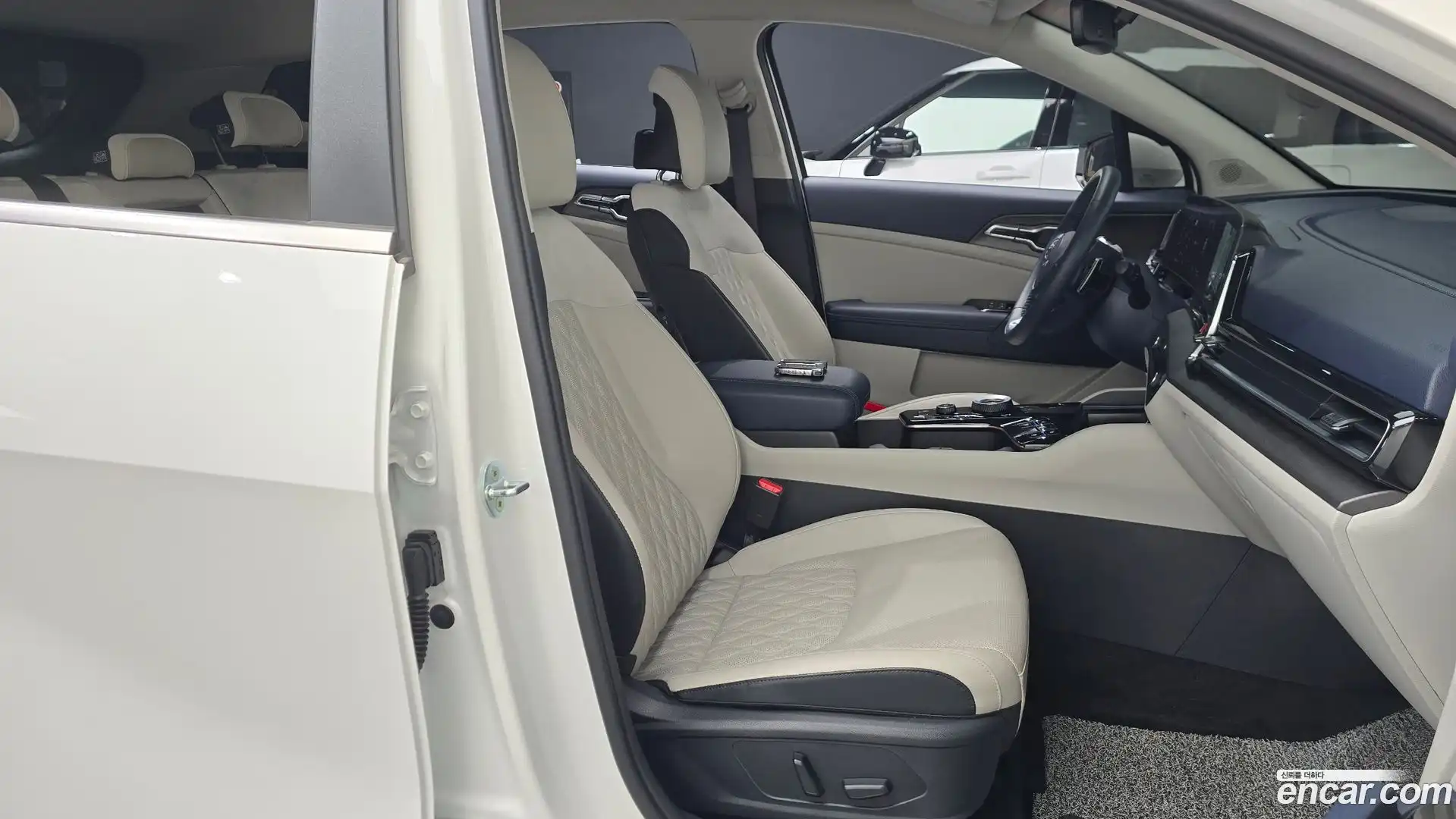 Sportage Kia 2022.8-INNER-036