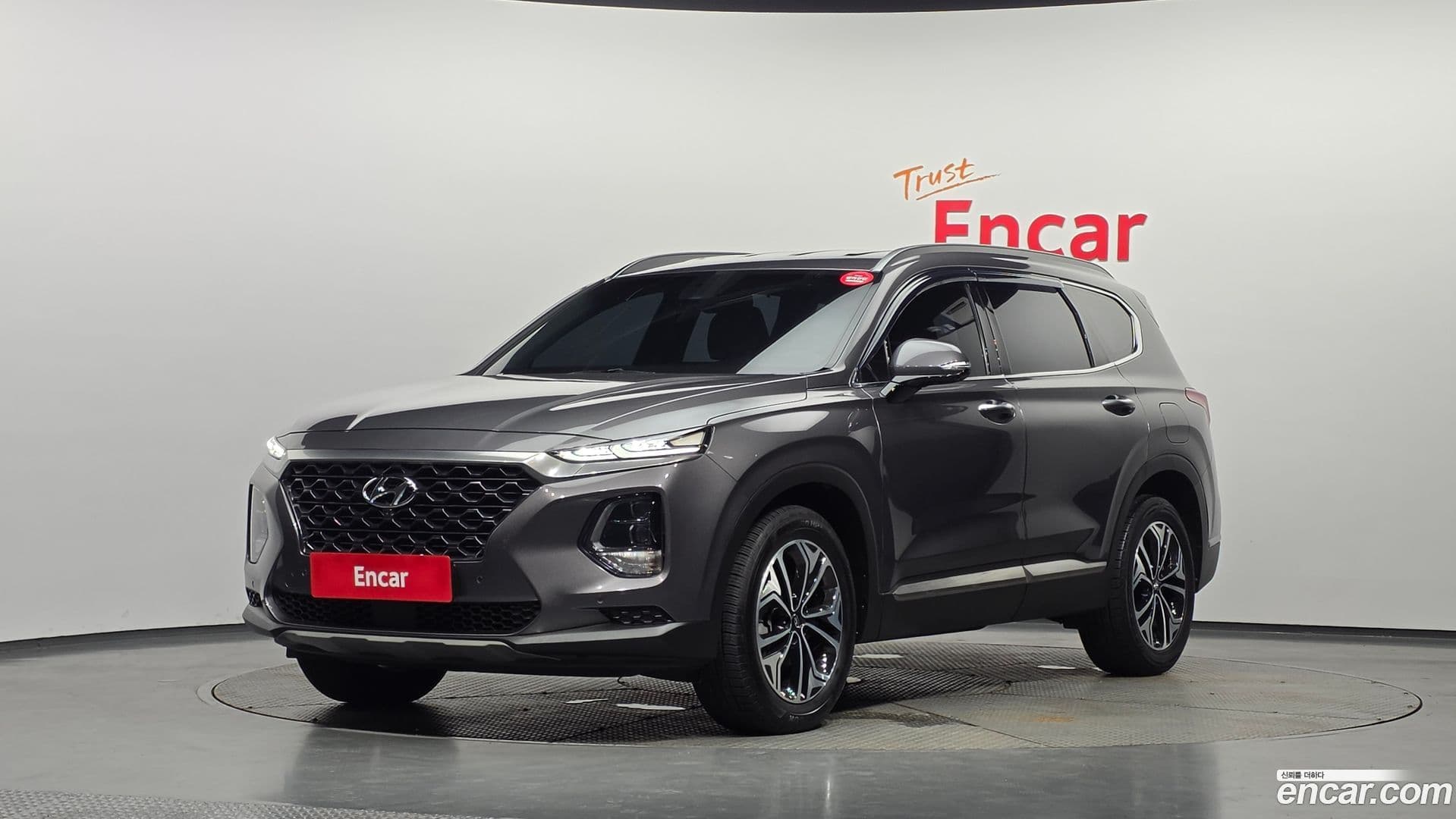 Main__Slider__Photo:Santafe Hyundai 2019.2-0