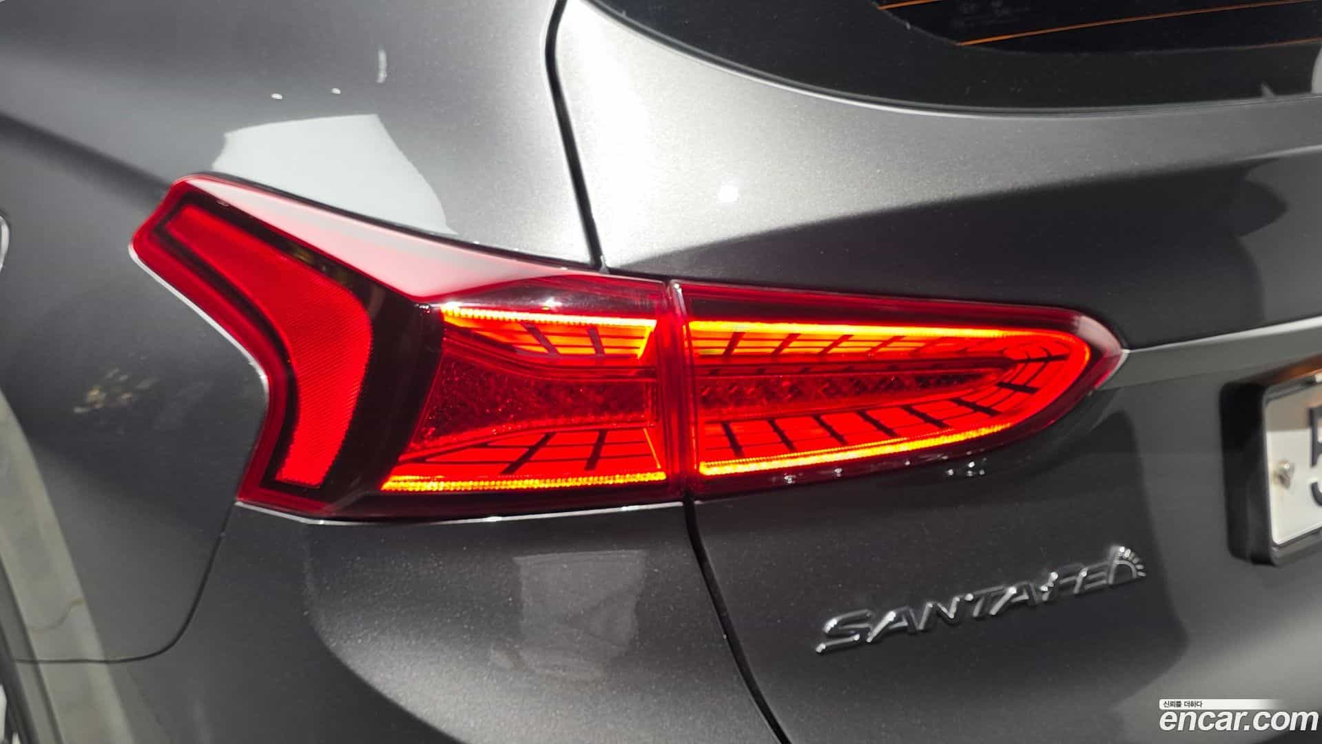 Santafe Hyundai 2019.2-OUTER-033