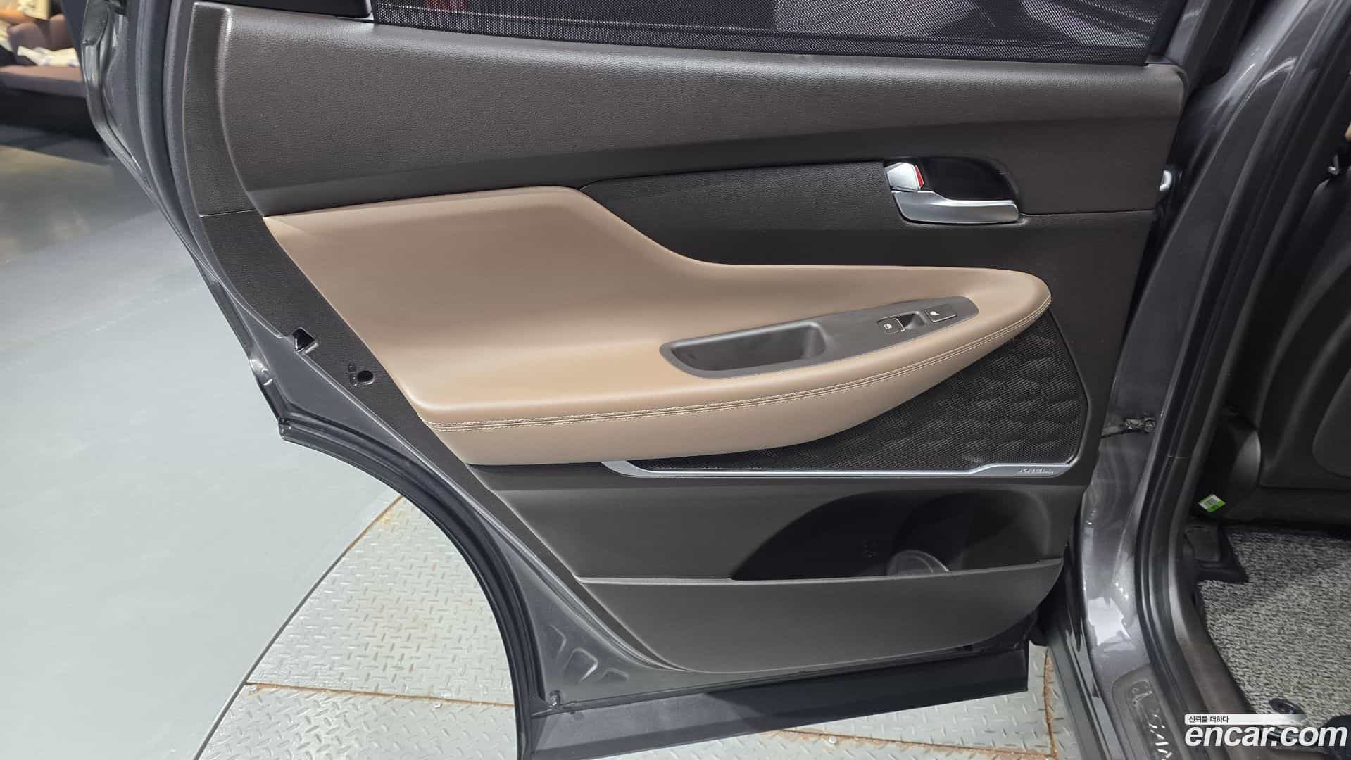 Santafe Hyundai 2019.2-INNER-035