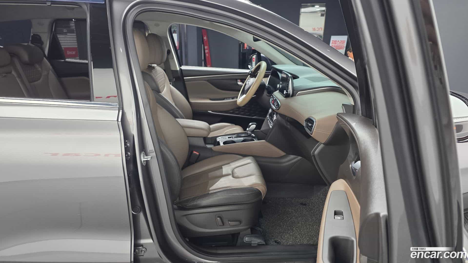 Santafe Hyundai 2019.2-INNER-036