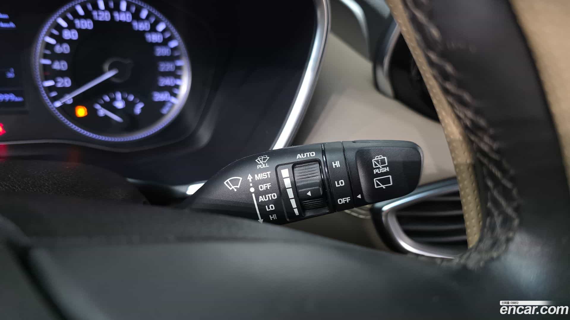 Santafe Hyundai 2019.2-OPTION-040