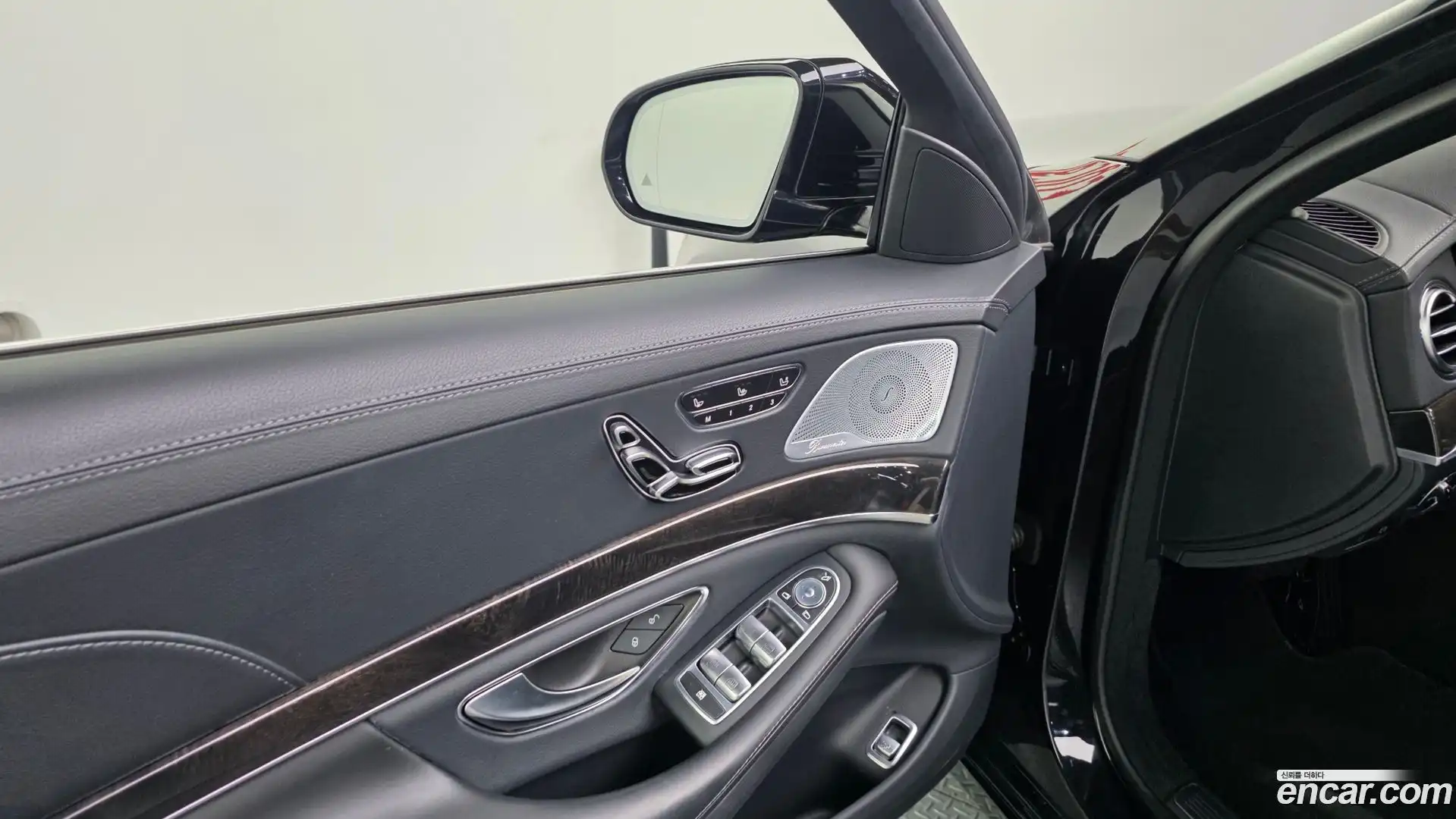 S-Class Mercedes-Benz 2018.2-OPTION-050