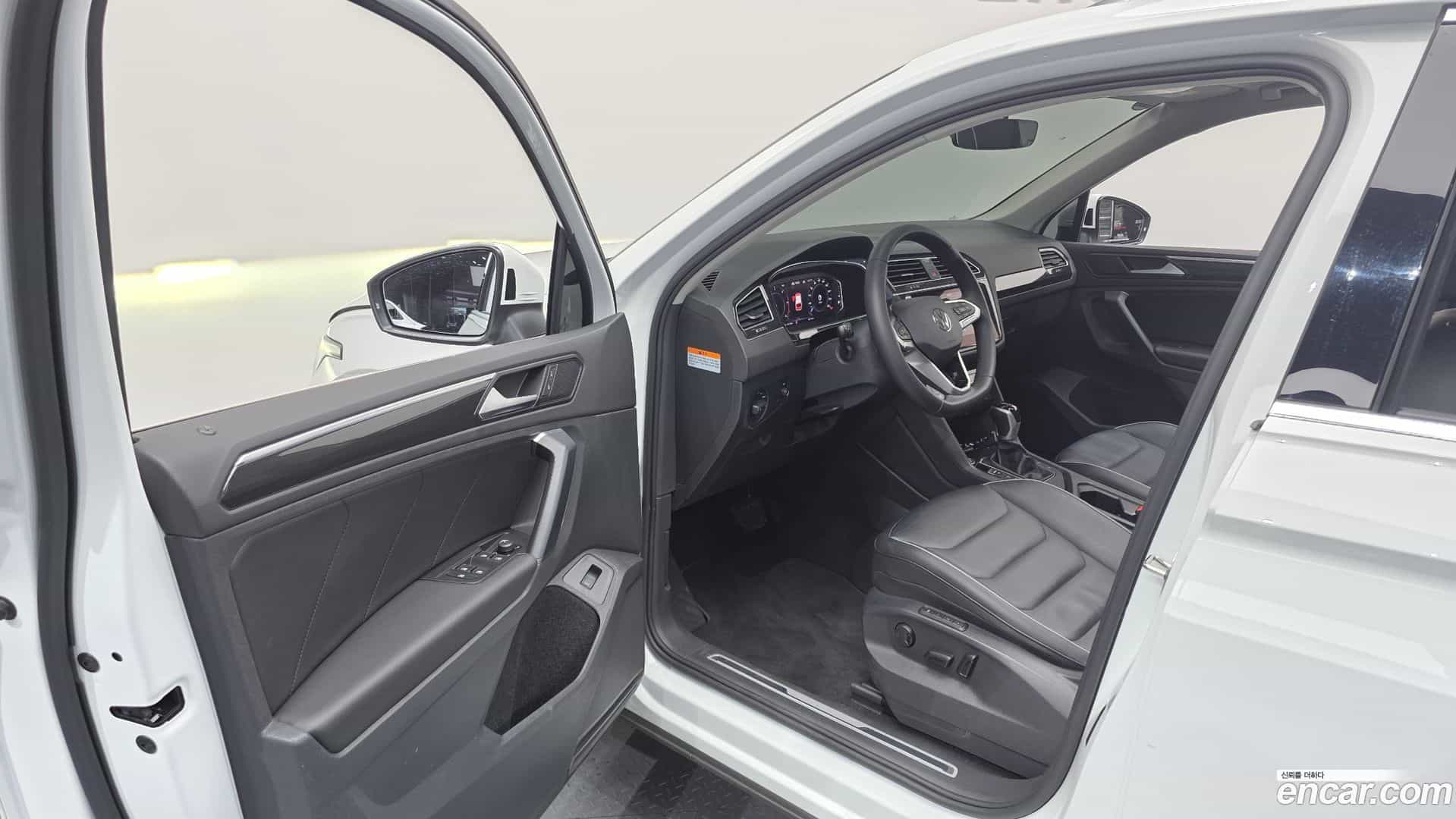Tiguan Volkswagen 2021.7-INNER-010