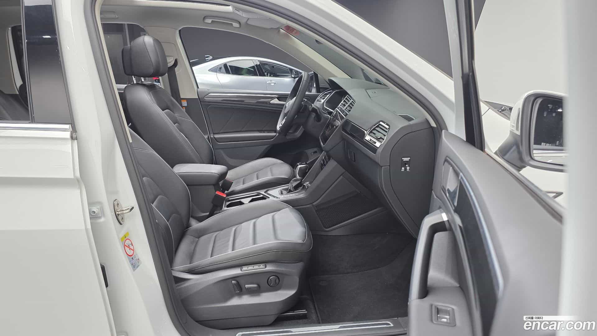 Tiguan Volkswagen 2021.7-OPTION-015