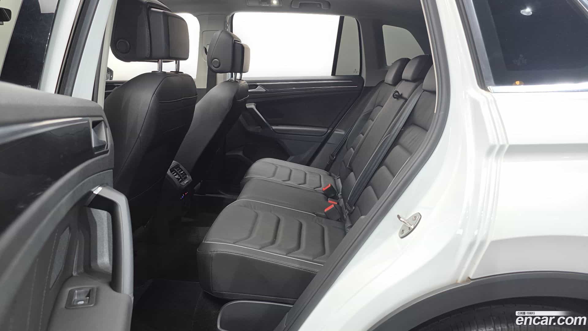 Tiguan Volkswagen 2021.7-OPTION-016