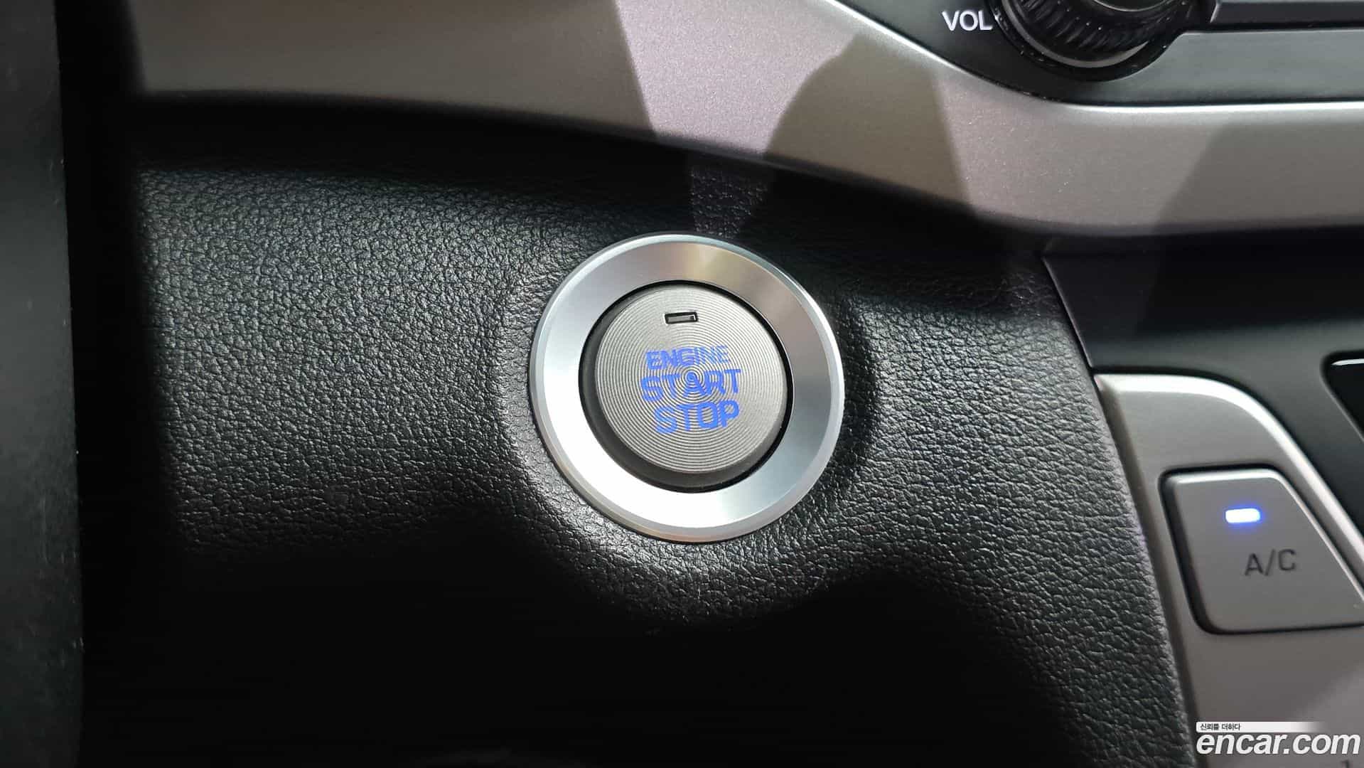 AVANTE Hyundai 2017.11-OPTION-022