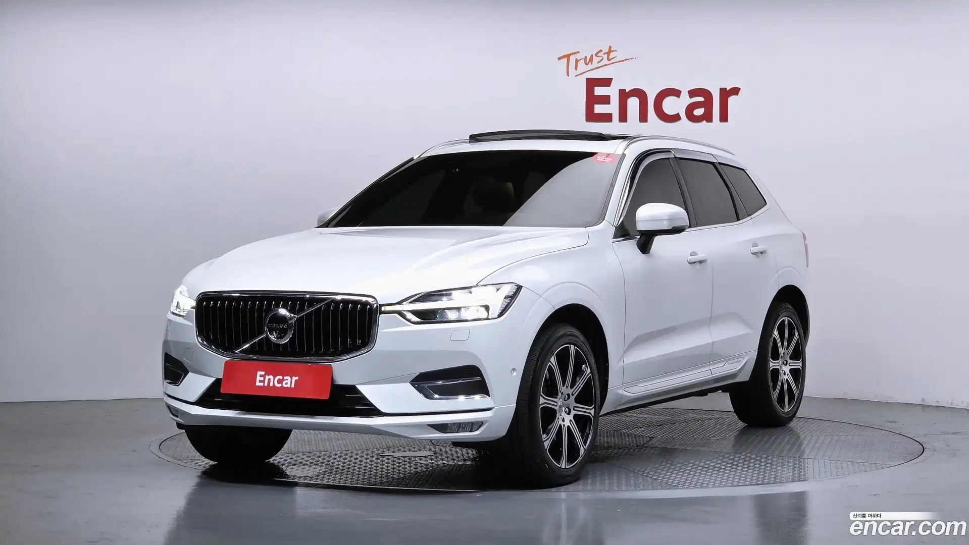 XC60 Volvo 2018.3-OUTER-001