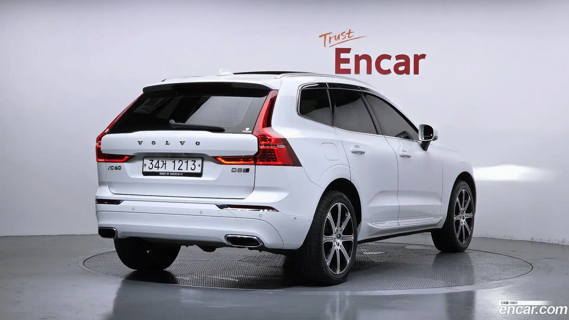 XC60 Volvo 2018.3-OUTER-002