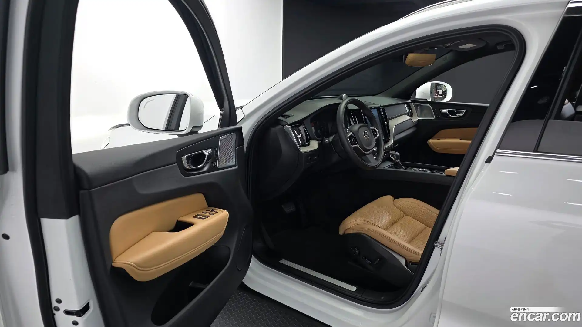 XC60 Volvo 2018.3-INNER-010