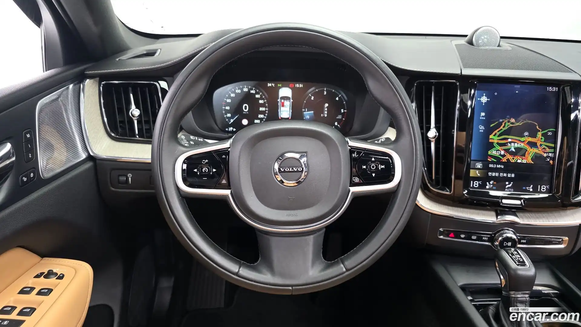 XC60 Volvo 2018.3-OPTION-016