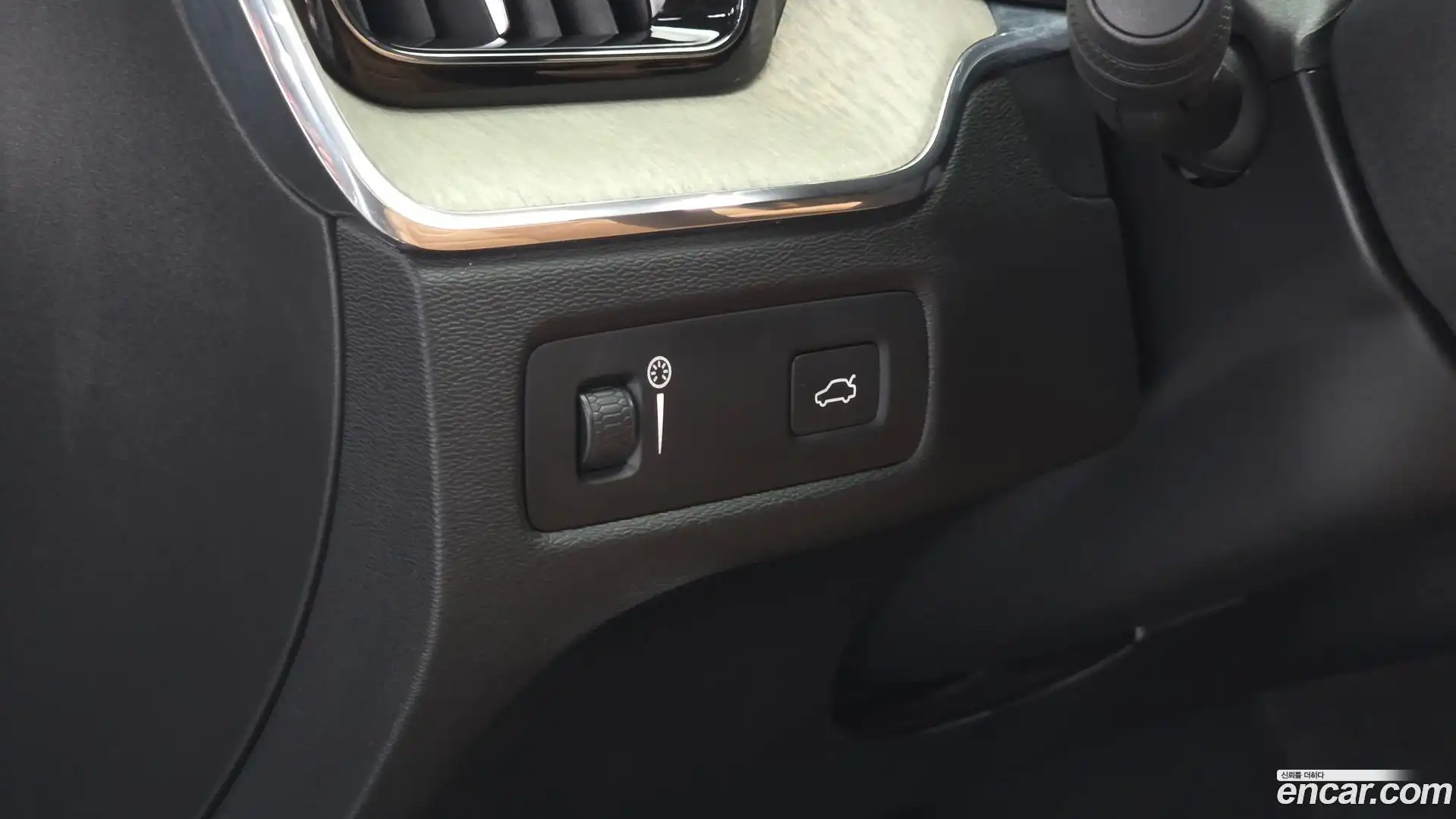 XC60 Volvo 2018.3-OPTION-019