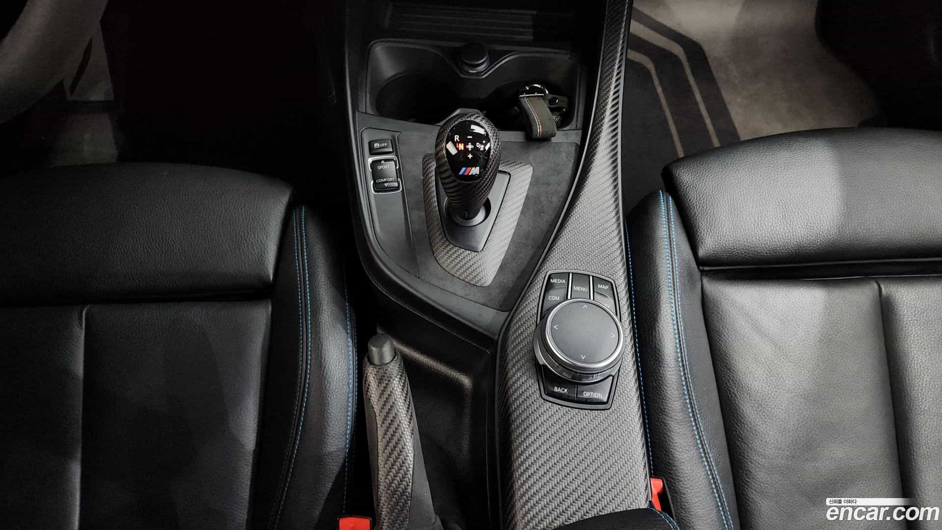 M2 BMW 2017.11-INNER-009