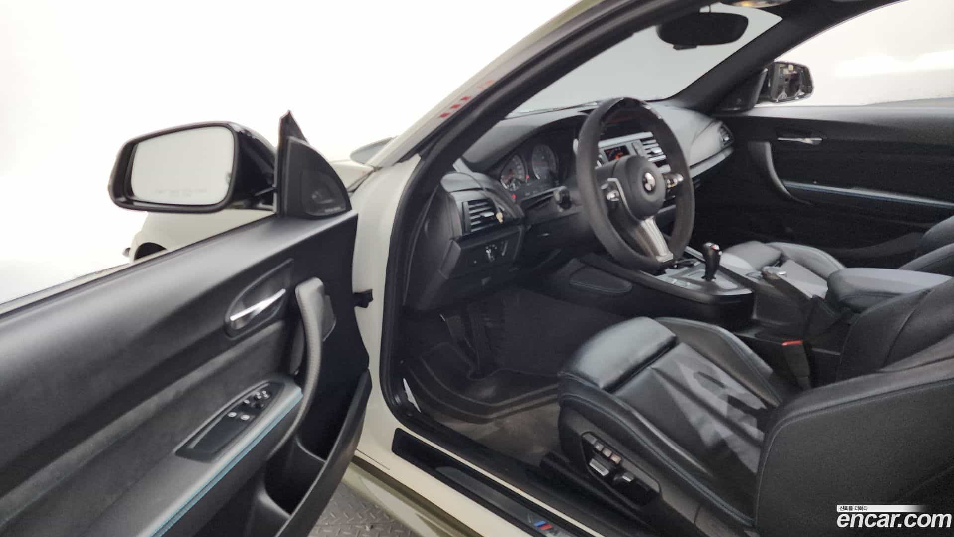 M2 BMW 2017.11-INNER-010