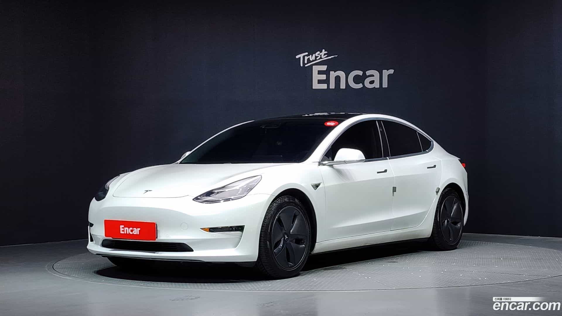 Model 3 Tesla 2020.7-OUTER-001