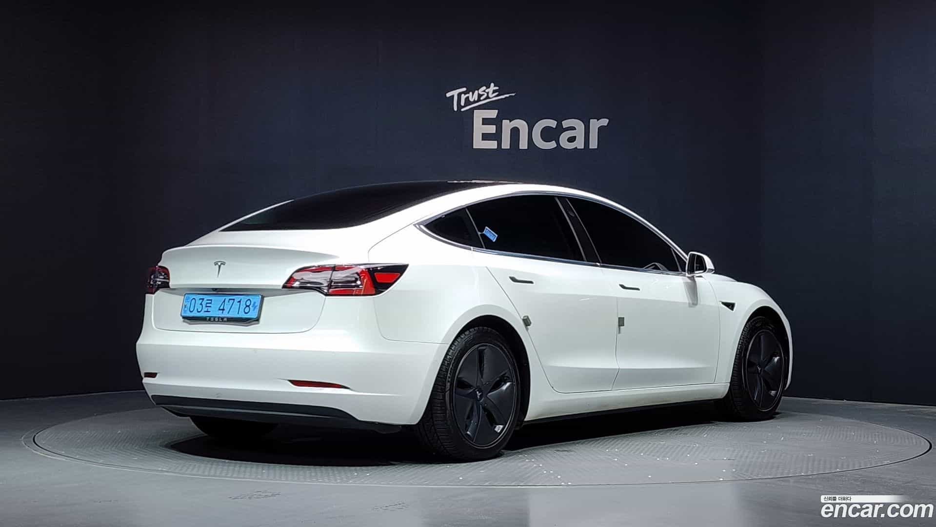 Model 3 Tesla 2020.7-OUTER-002