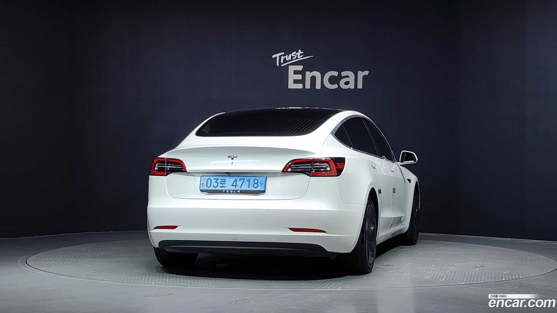 Model 3 Tesla 2020.7-OUTER-004