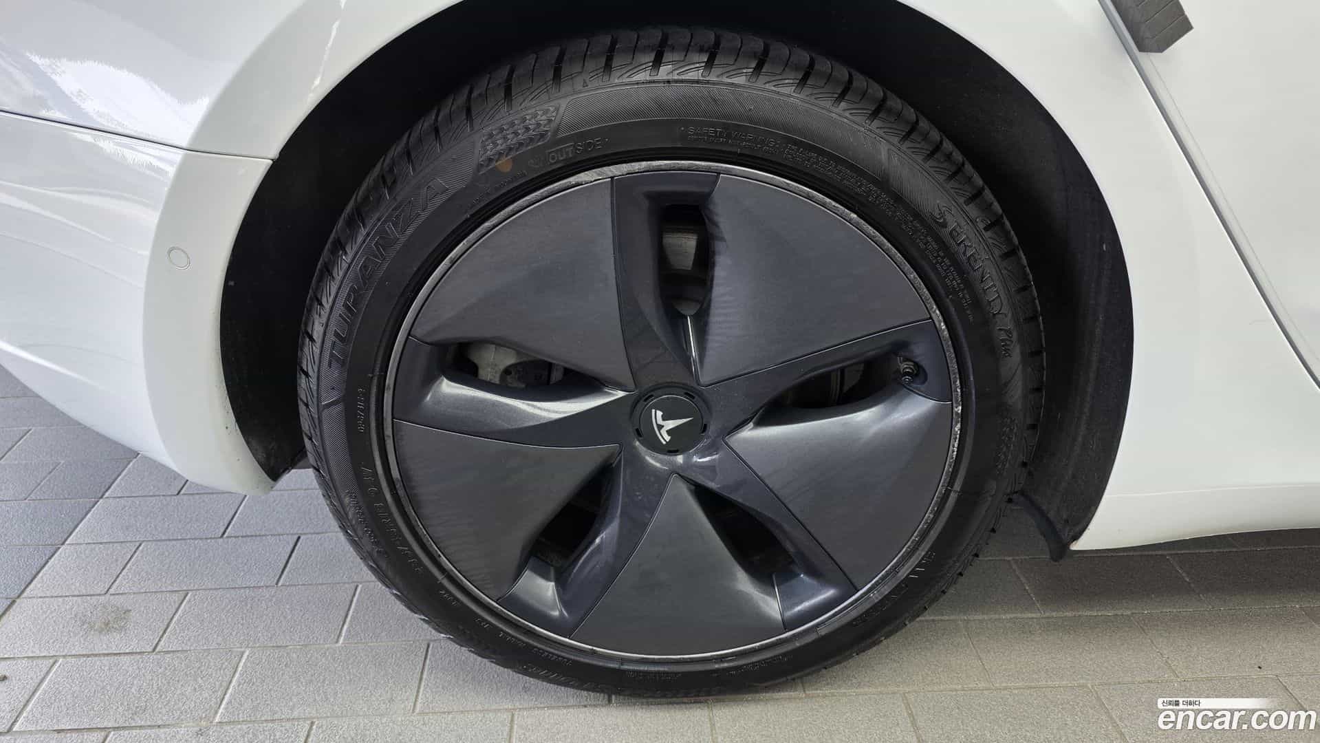 Model 3 Tesla 2020.7-OUTER-005