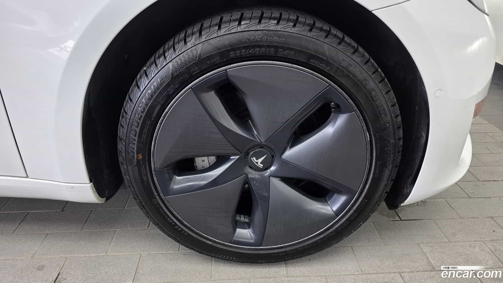 Model 3 Tesla 2020.7-OUTER-031
