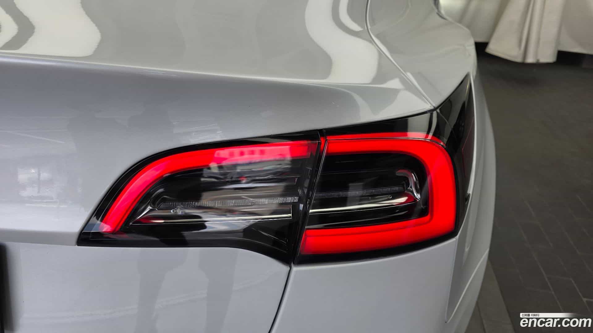 Model 3 Tesla 2020.7-OUTER-033