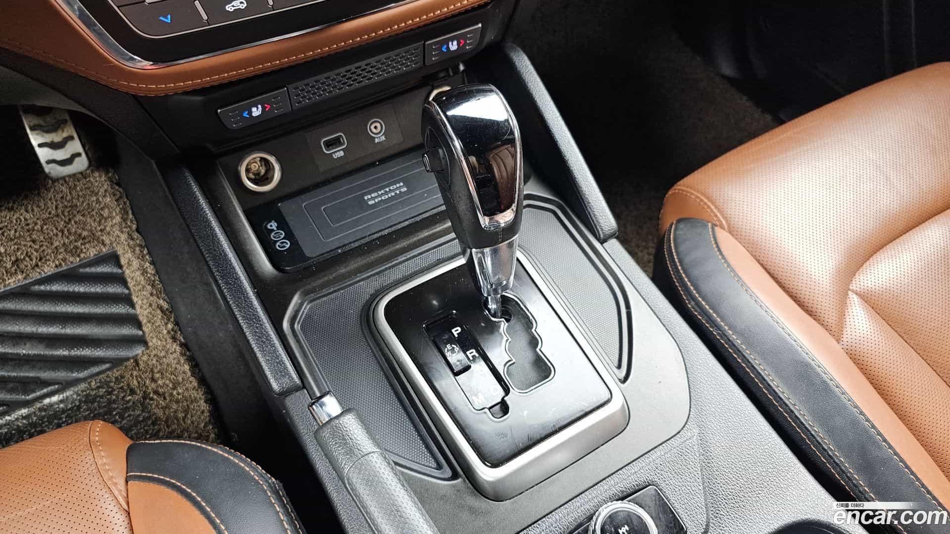 Rexton KG Mobility 2019.0-INNER-009