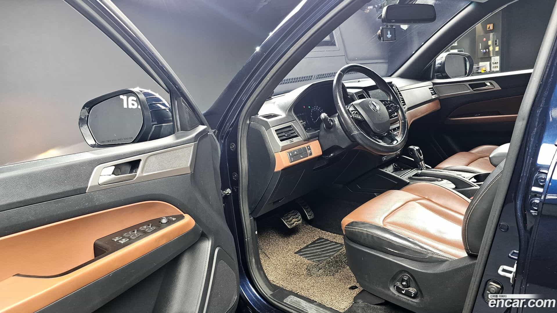 Rexton KG Mobility 2019.0-INNER-010