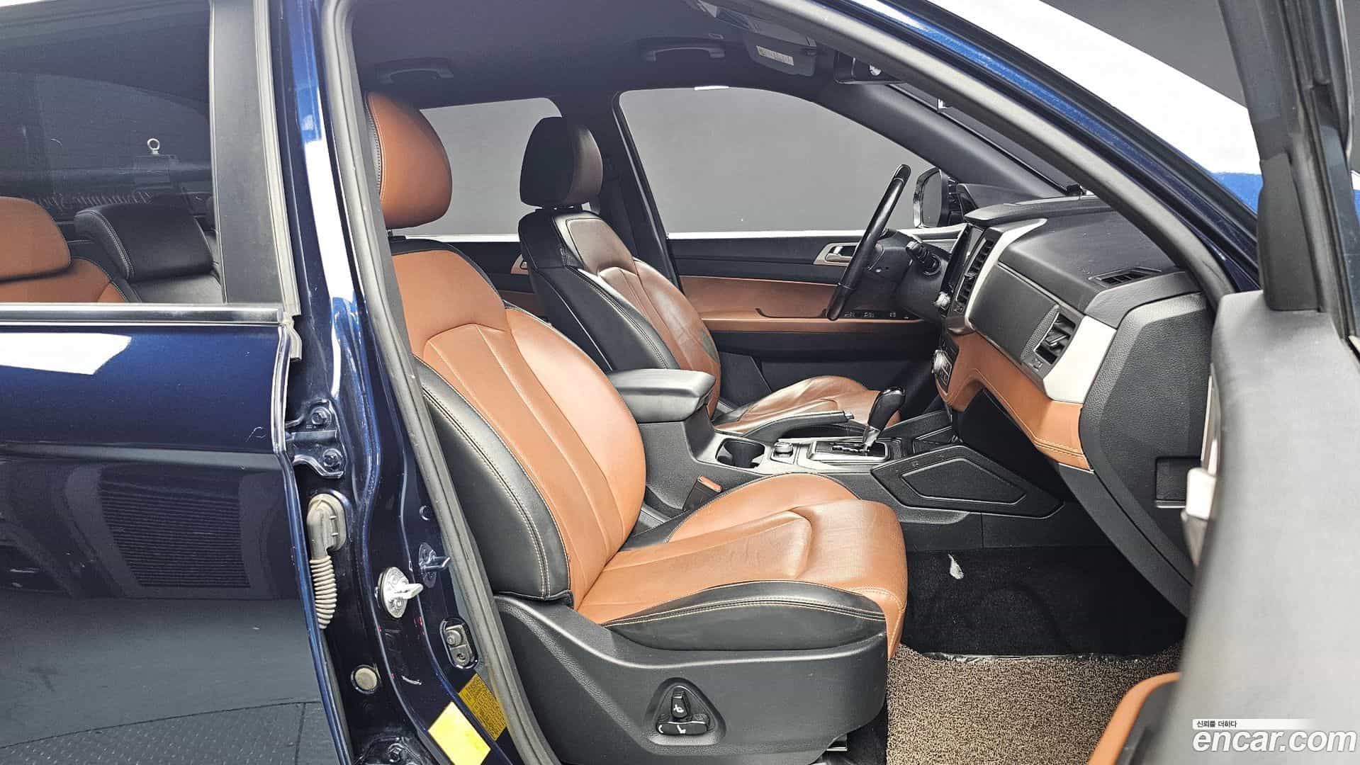 Rexton KG Mobility 2019.0-INNER-036