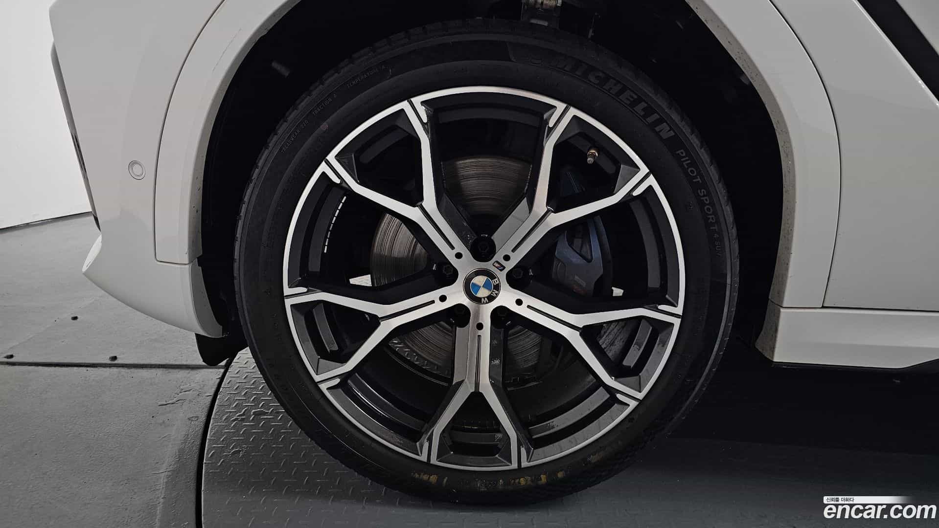 X6 BMW 2022.3-OUTER-005