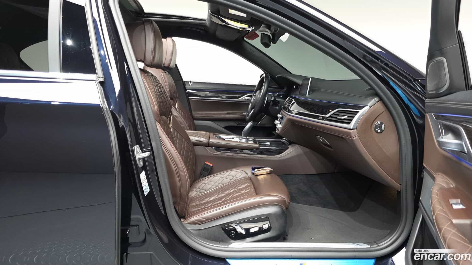 7-Series BMW 2021.5-INNER-036