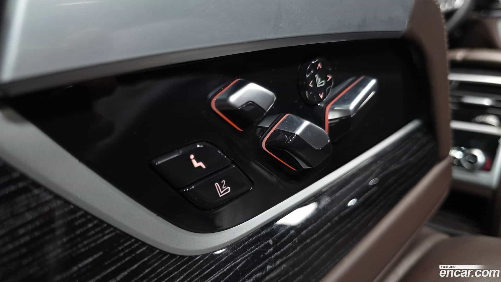 7-Series BMW 2021.5-OPTION-042