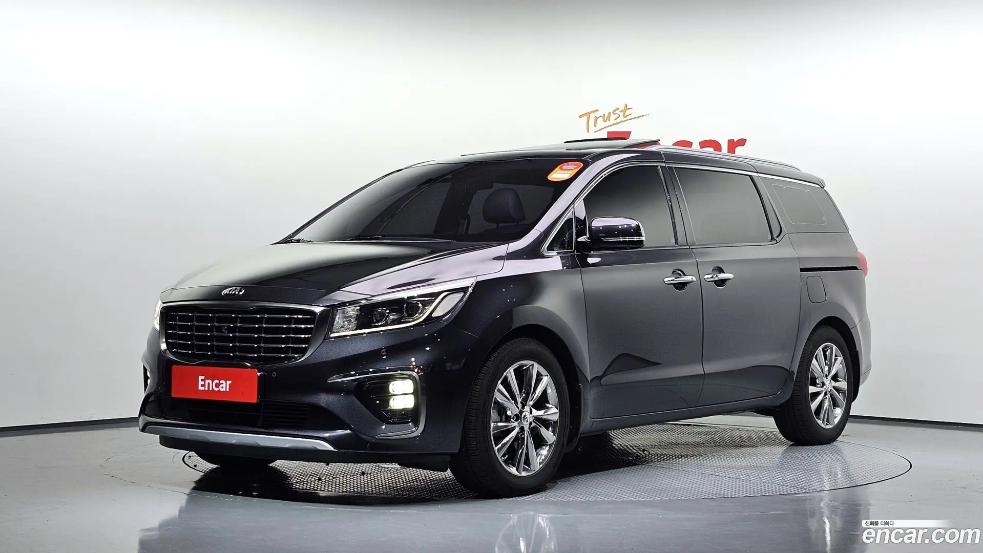Main__Slider__Photo:Canival Kia 2018.6-0