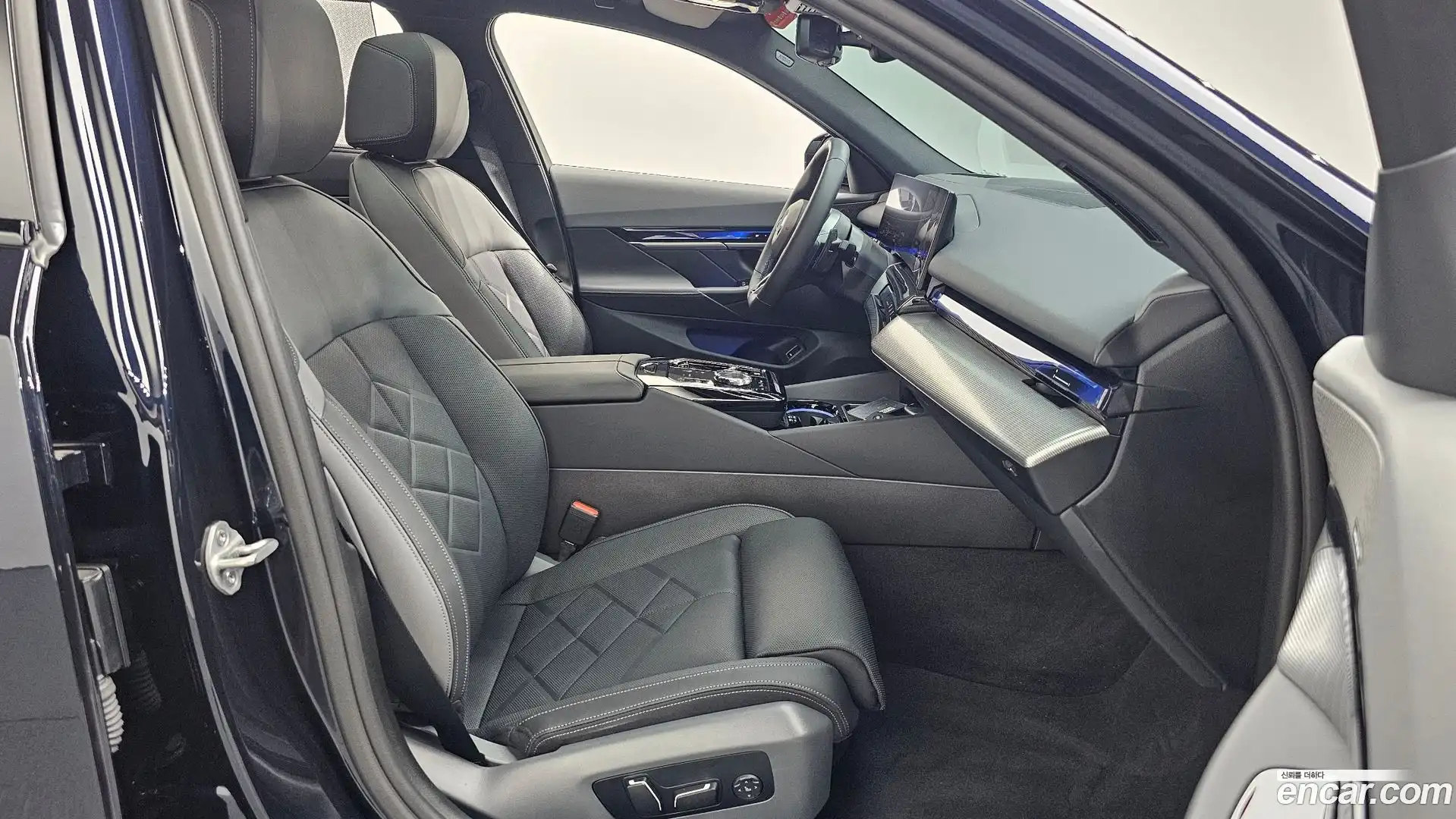 5-Series BMW 2025.6-OPTION-015