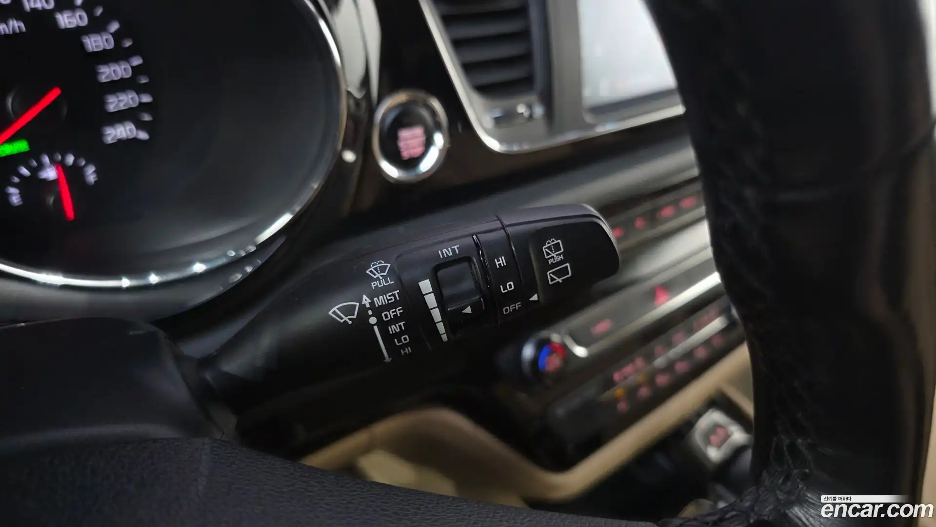 Canival Kia 2017.8-OPTION-021