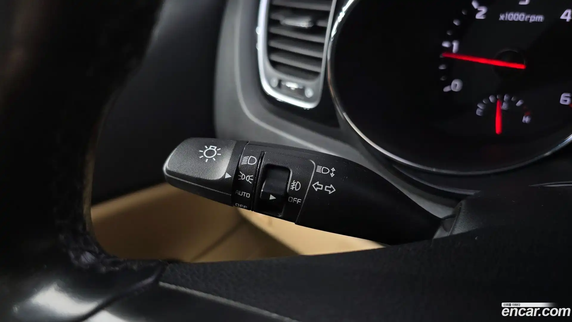 Canival Kia 2017.8-OPTION-024