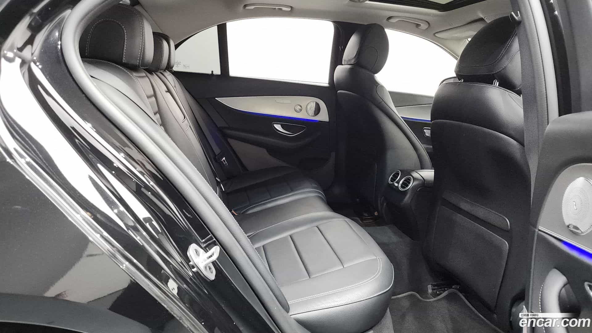 E-Class Mercedes-Benz 2019.1-OPTION-015