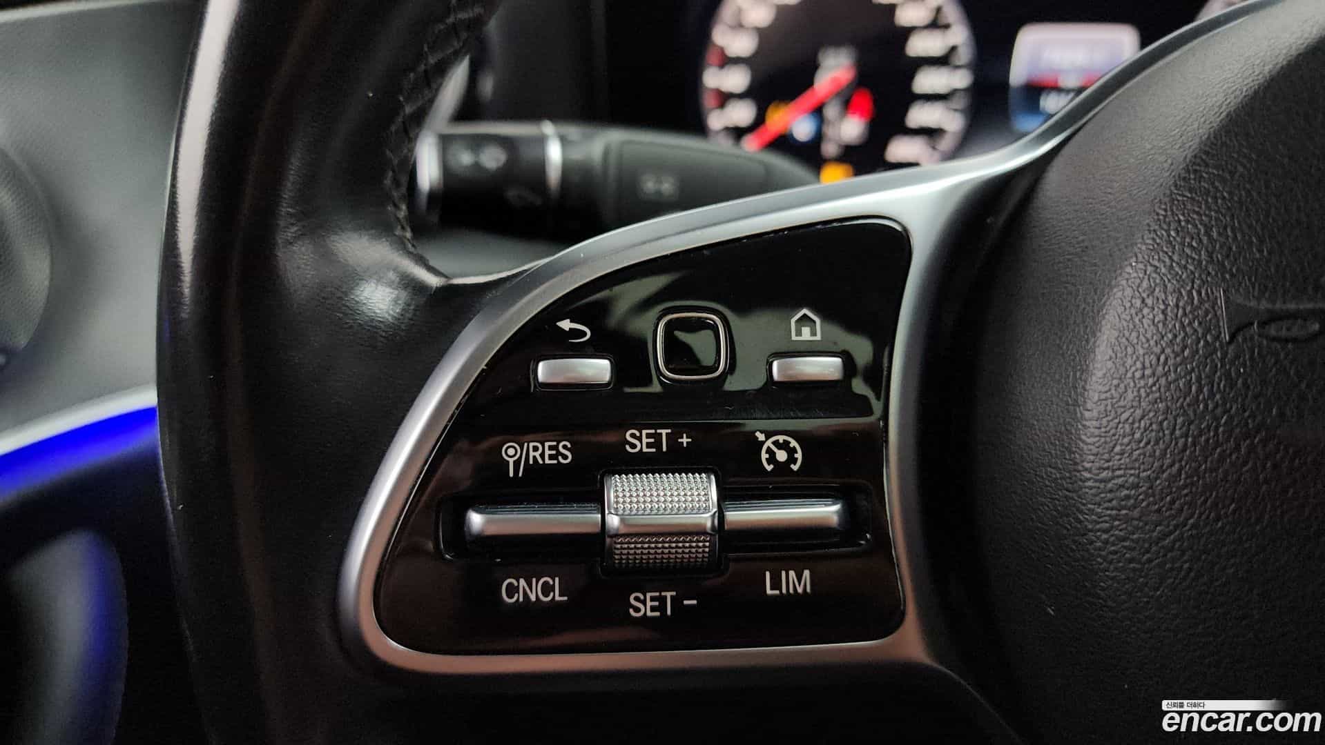 E-Class Mercedes-Benz 2019.1-OPTION-019