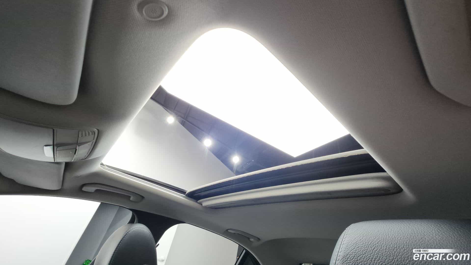 E-Class Mercedes-Benz 2019.1-OPTION-020