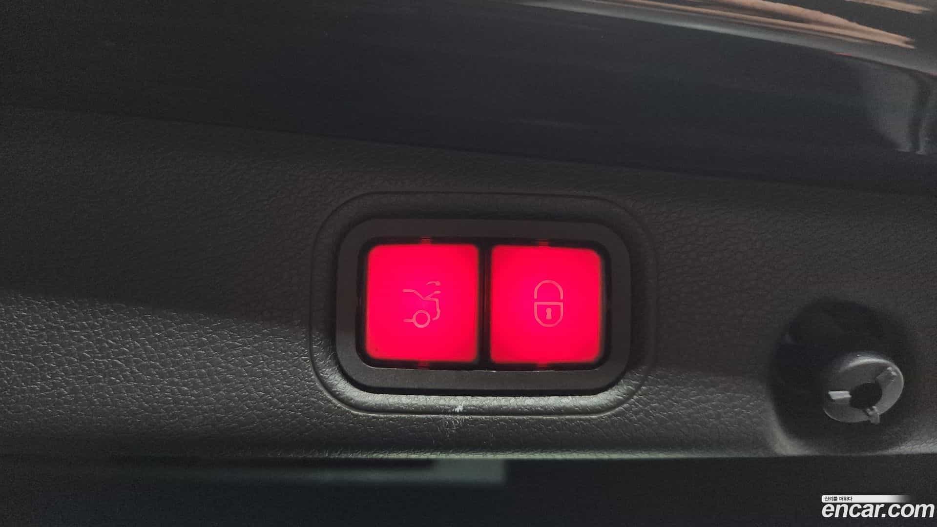 E-Class Mercedes-Benz 2019.1-OPTION-021