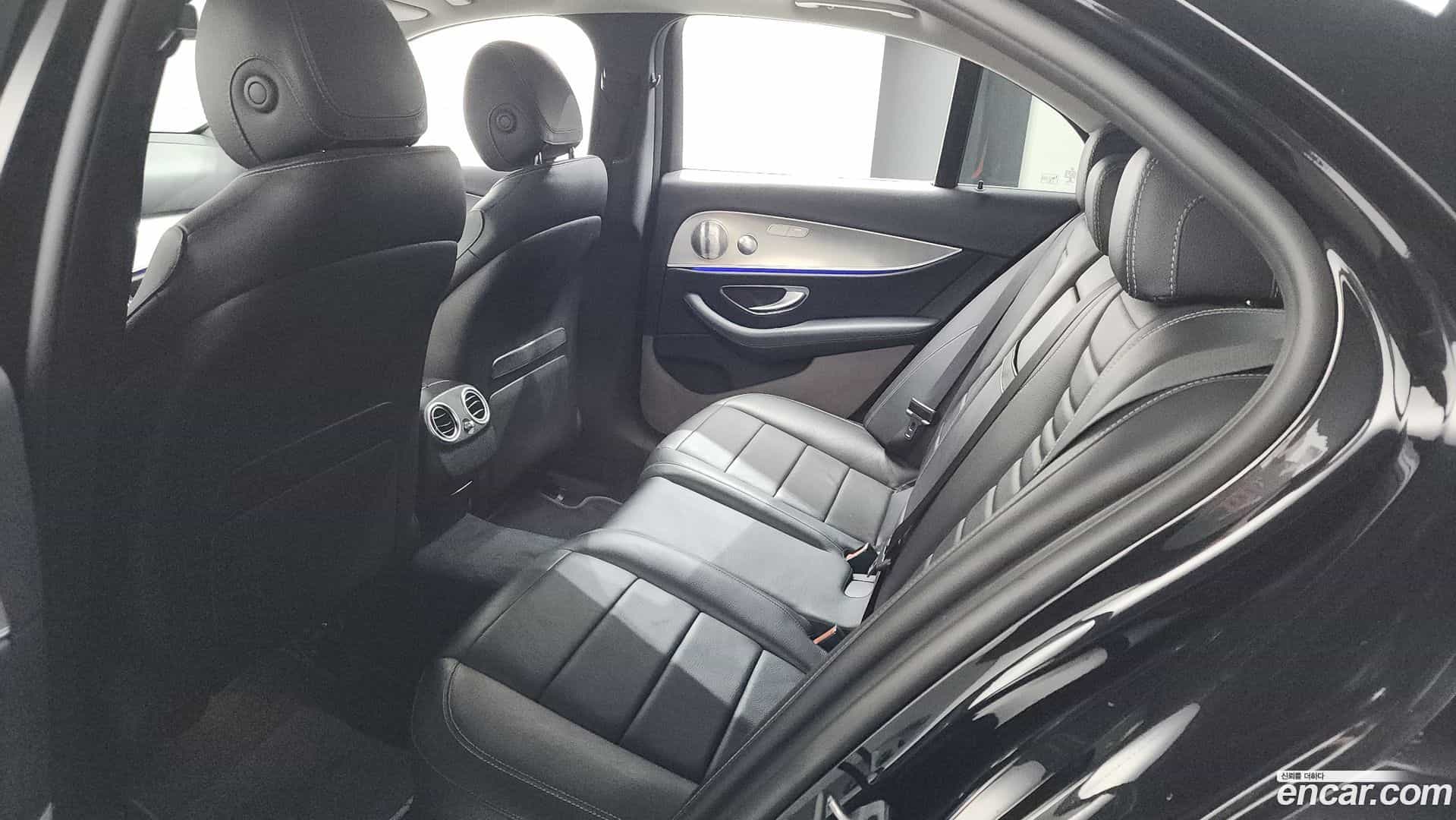 E-Class Mercedes-Benz 2019.1-OPTION-023