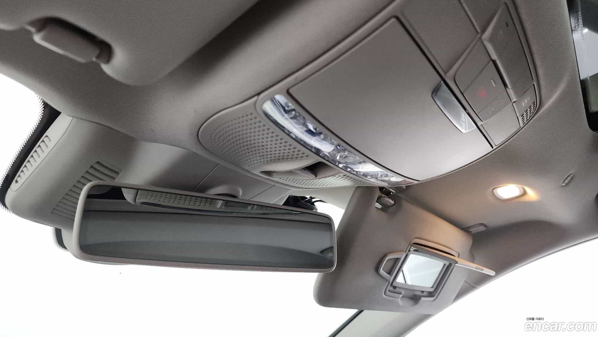 E-Class Mercedes-Benz 2019.1-OPTION-024