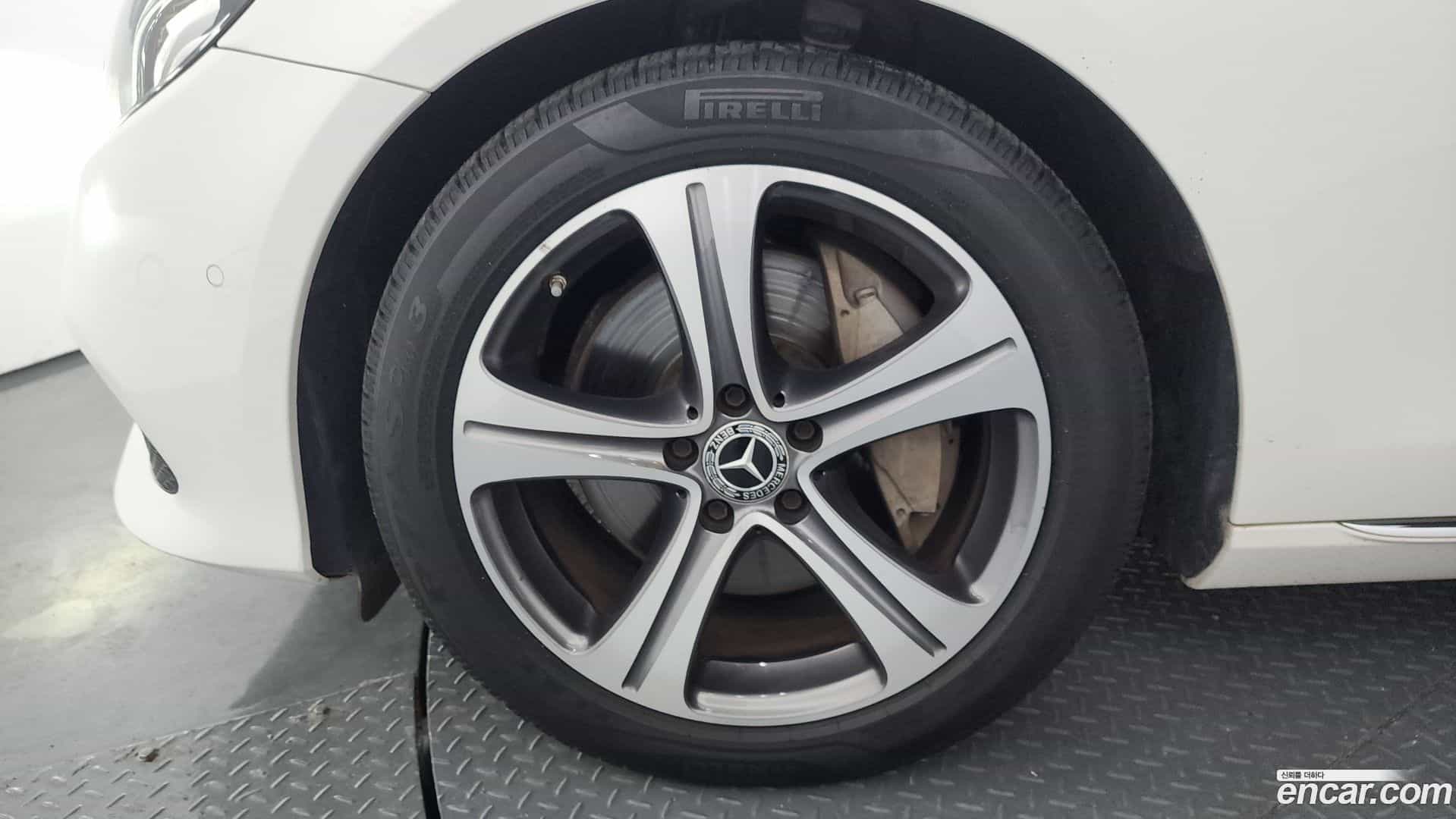 E-Class Mercedes-Benz 2019.4-OUTER-005