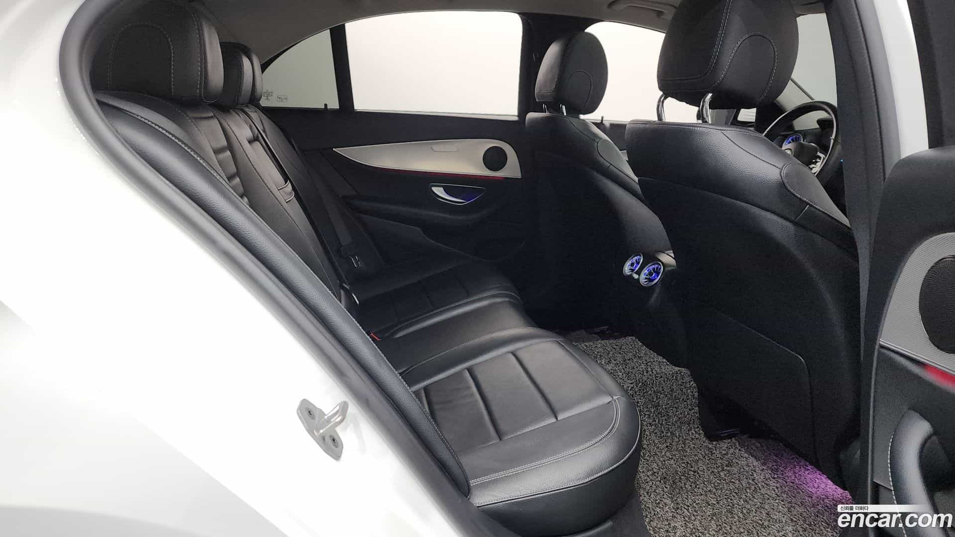 E-Class Mercedes-Benz 2019.4-OPTION-015