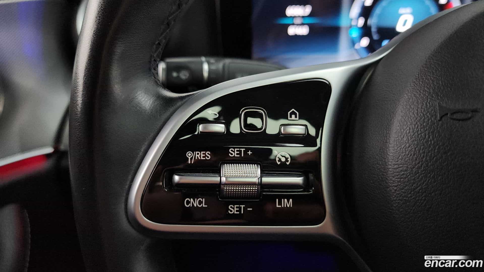 E-Class Mercedes-Benz 2019.4-OPTION-020