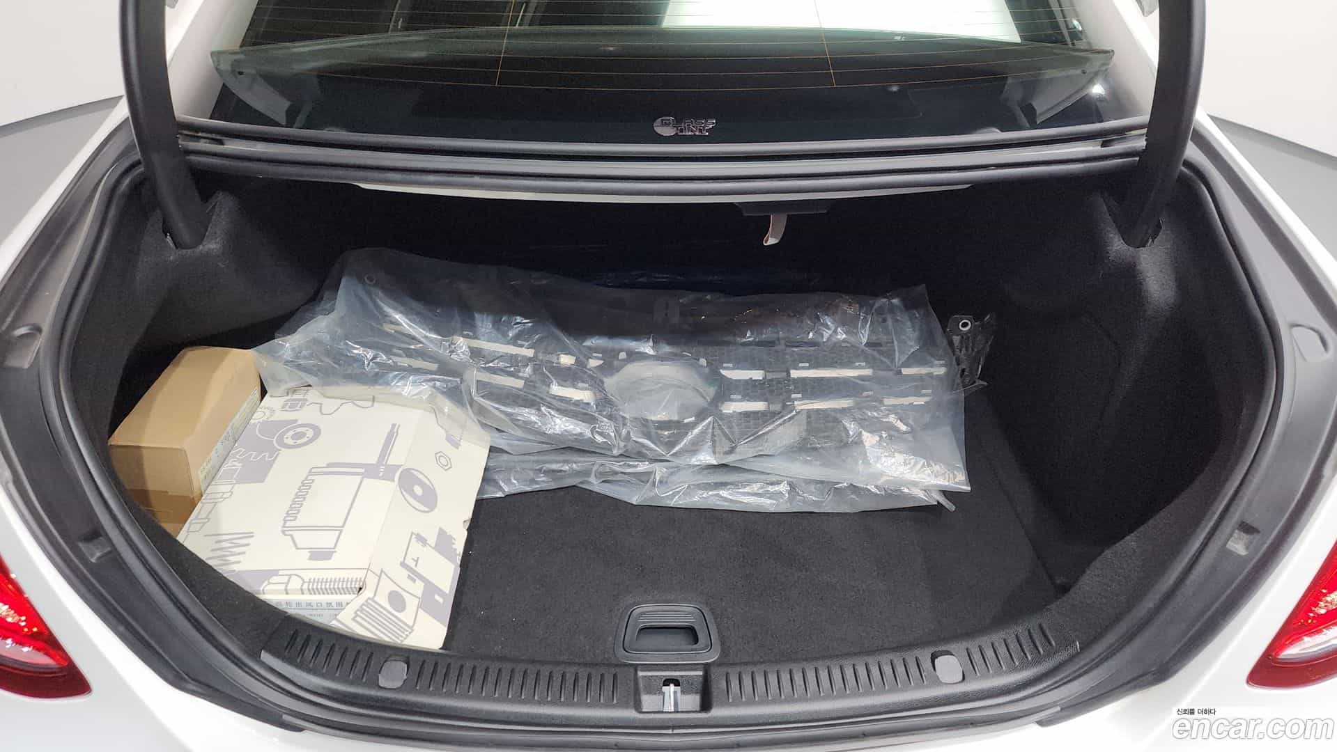 E-Class Mercedes-Benz 2019.4-OPTION-022