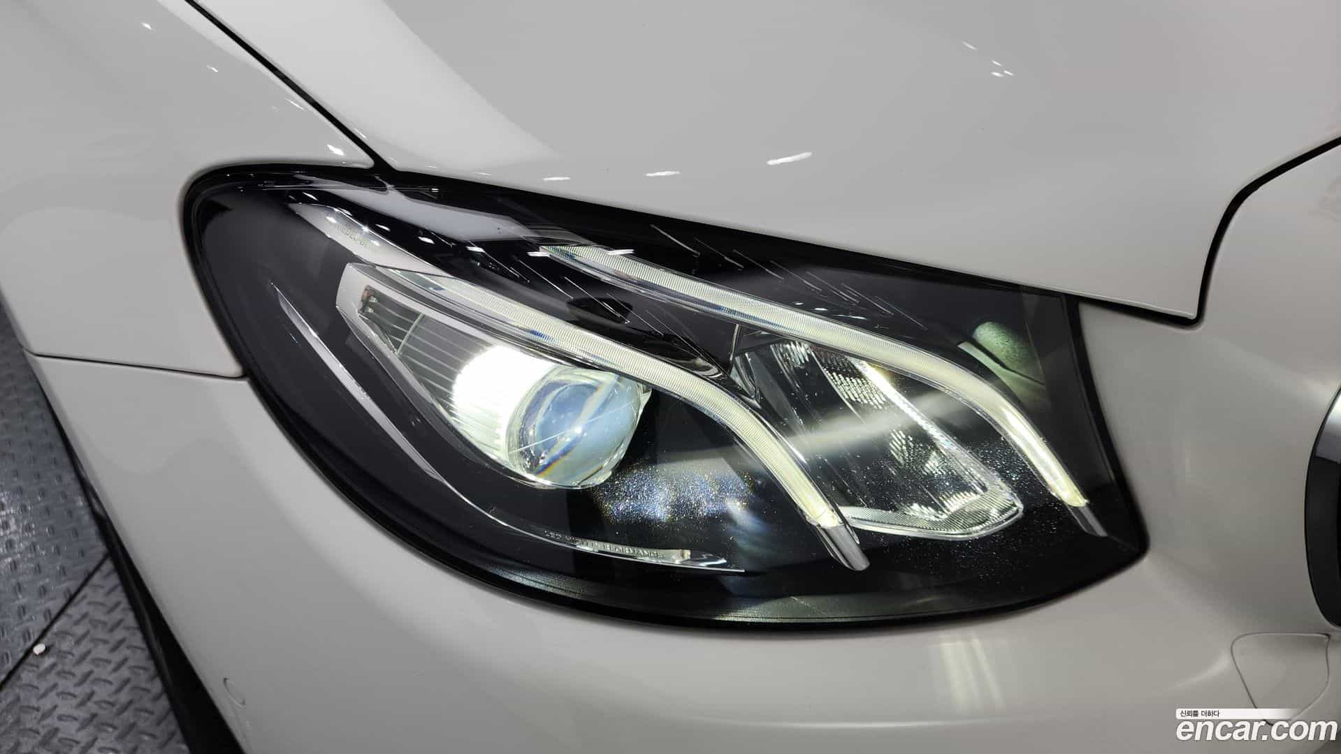 E-Class Mercedes-Benz 2019.4-OUTER-032