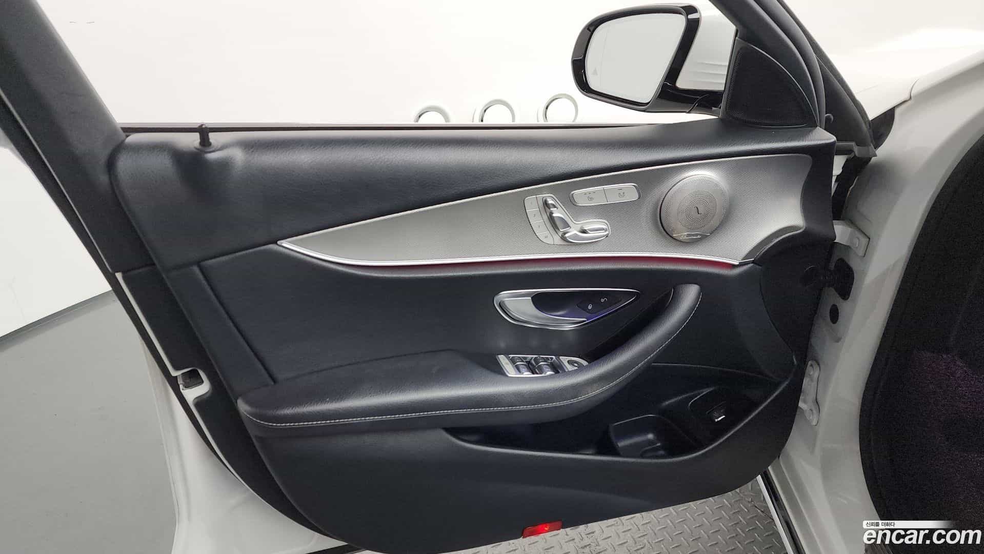 E-Class Mercedes-Benz 2019.4-INNER-034
