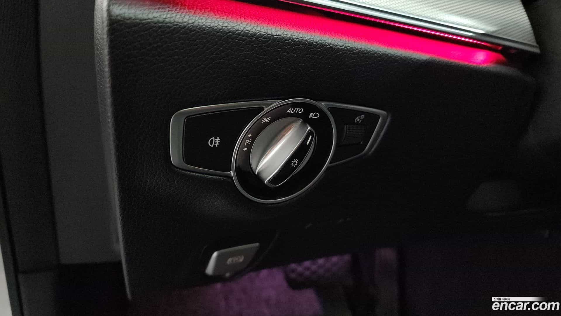 E-Class Mercedes-Benz 2019.4-OPTION-042
