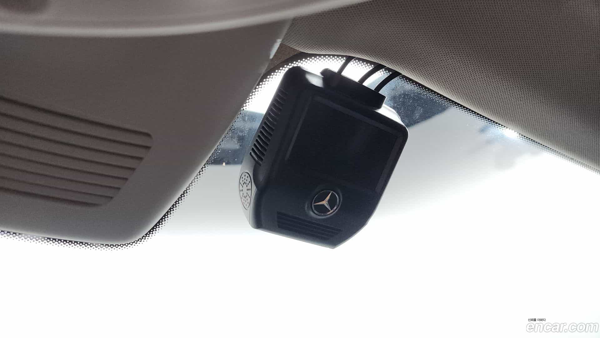 E-Class Mercedes-Benz 2019.4-OPTION-045