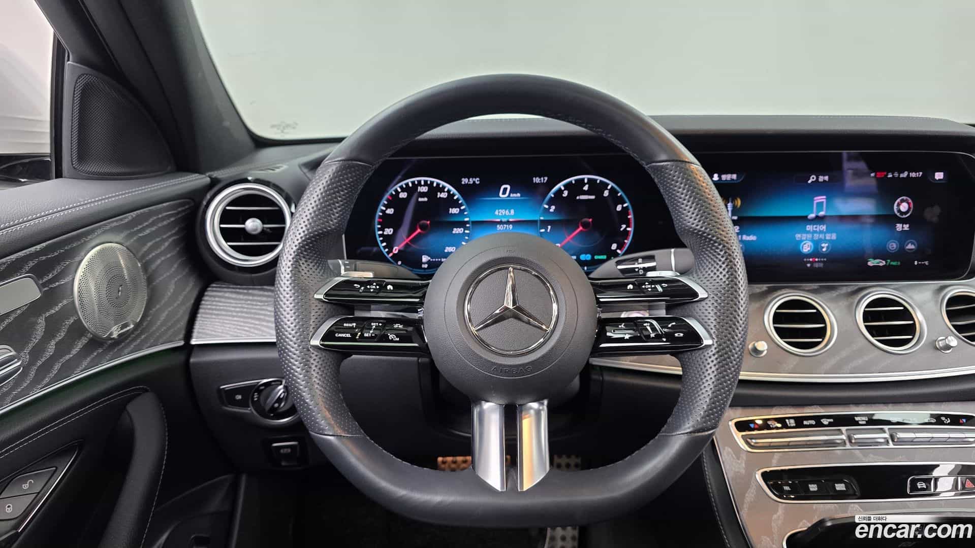 E-Class Mercedes-Benz 2021.3-OPTION-016
